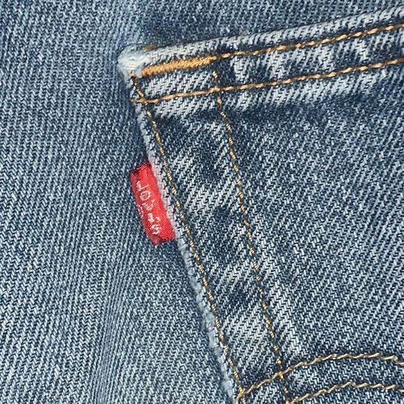 Levi’s Distressed Frayed Cut Off Shorts - Picture 11 of 13